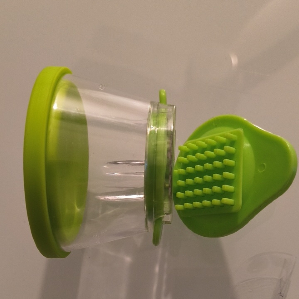 Avon Green Garlic Tool